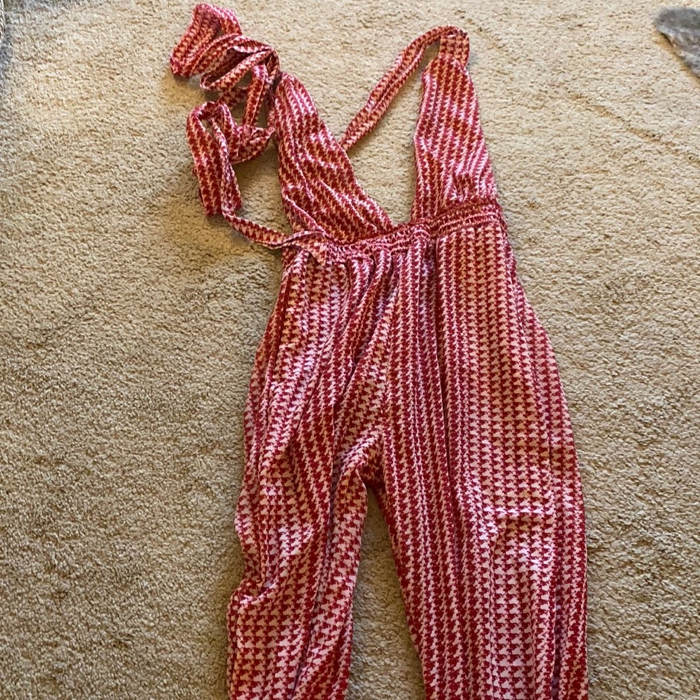 Red jumper - Picture 3 of 3